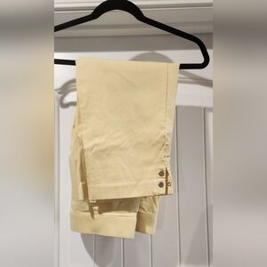 Pretty soft yellow capris/crops